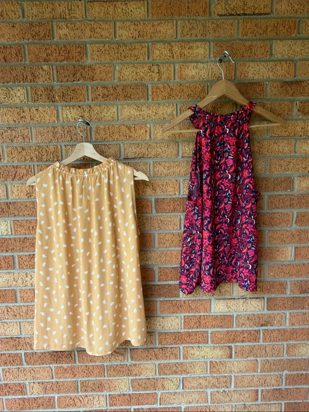 Ann Taylor and Loft Bundle (2) Sleeveless Women’s Large Floral - Picture 9 of 9